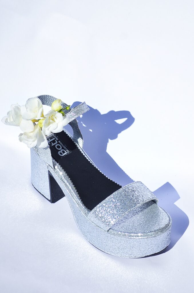 fotoproducto_estudio_blanco_marca_plata_jazmin