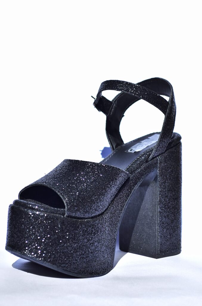 plataformas_negra_glitter_fotoproducto_estudio_blanco_marca