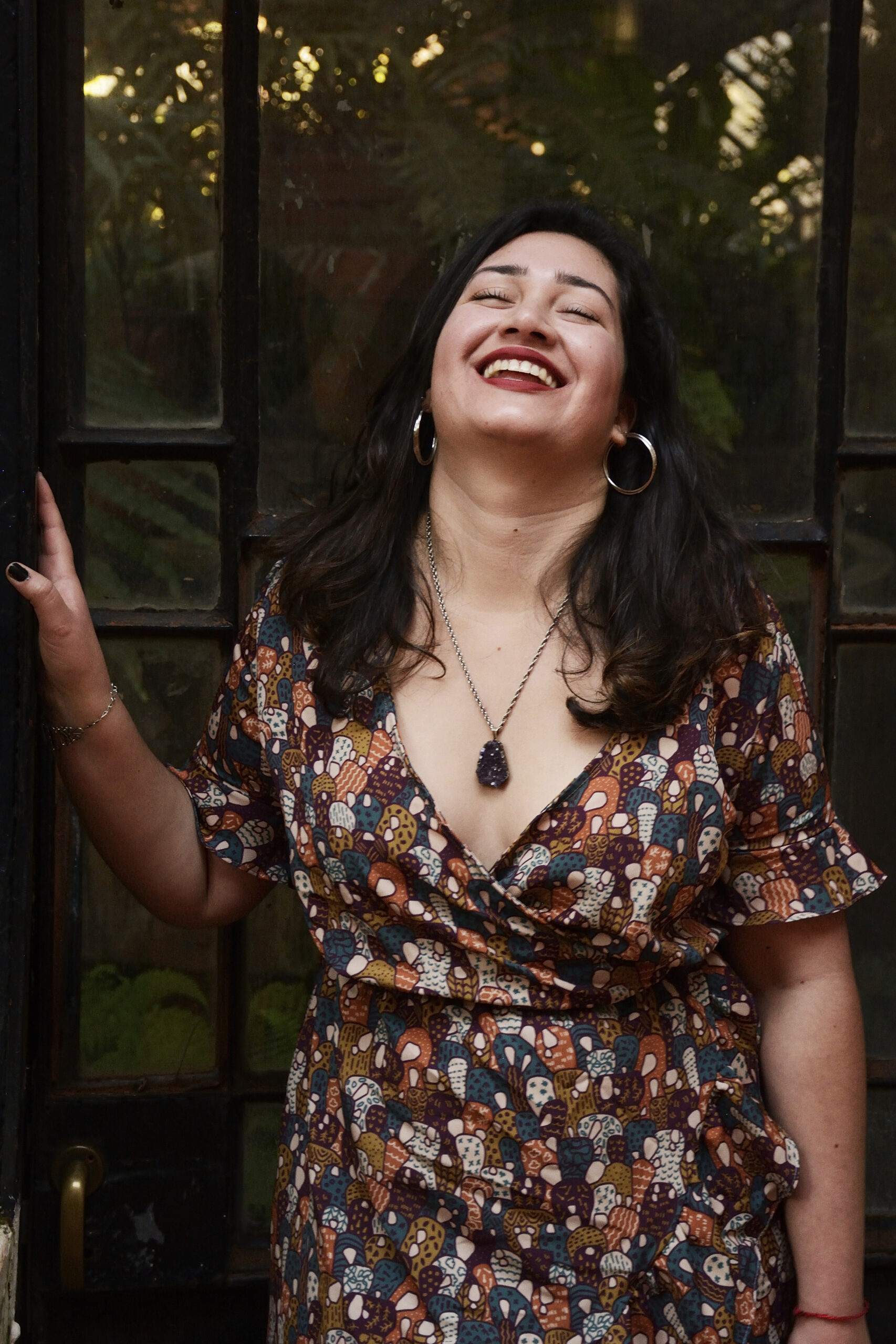 reir_smile_book_personal_mujer_window_ventana_fotografia