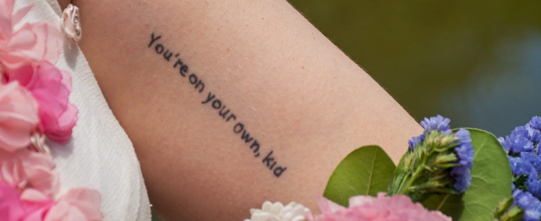 casamiento_novia_brazo_tattoo_detalle_flores