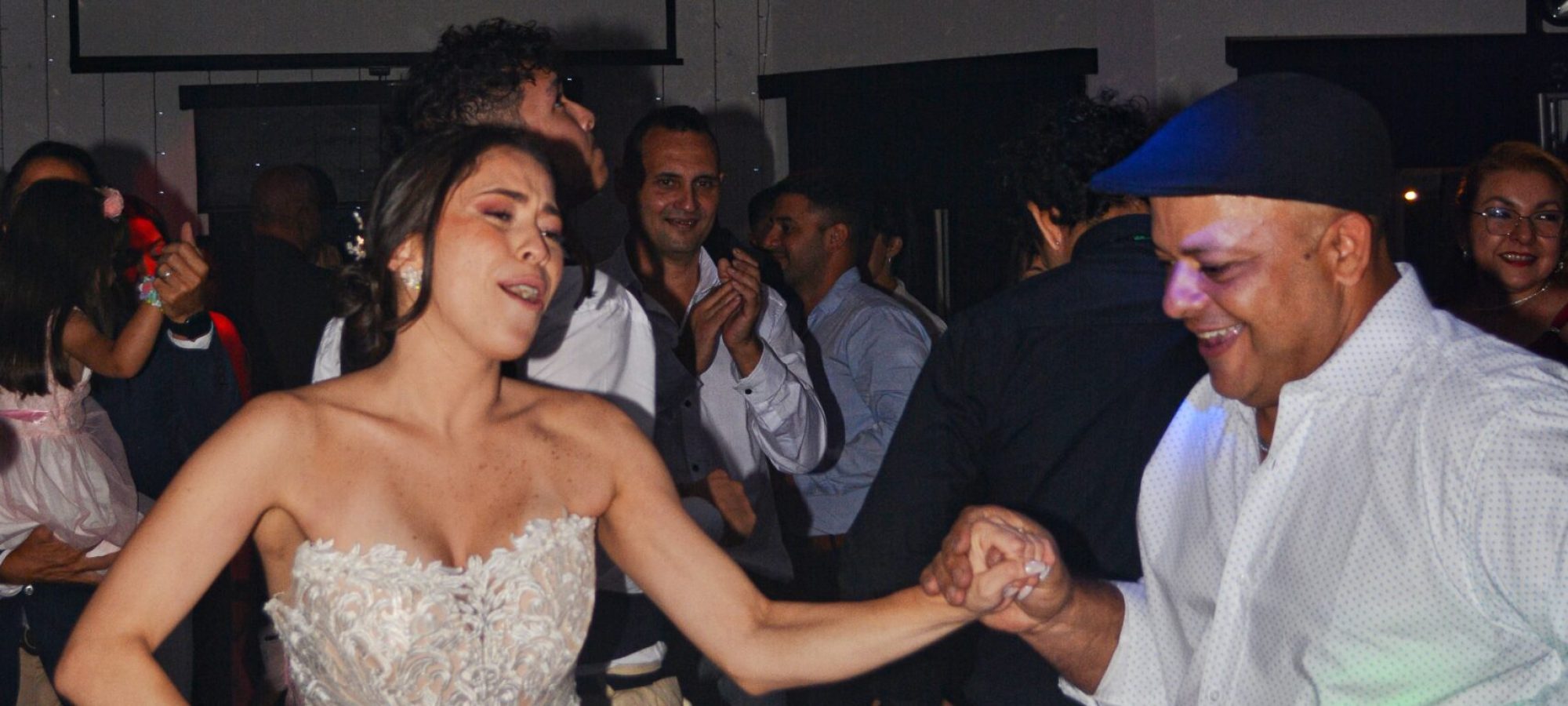 baile_novios_amigo_familia_fiesta_casamiento_wedding_fun
