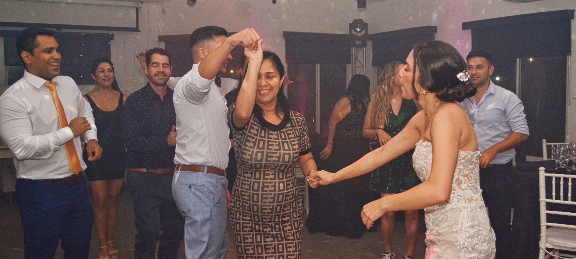 baile_novios_fiesta_casamiento_wedding_fun